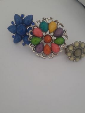 Multicolor Floral Cluster Women's. 3 Rings  Colorful Petal Accents Vintage.